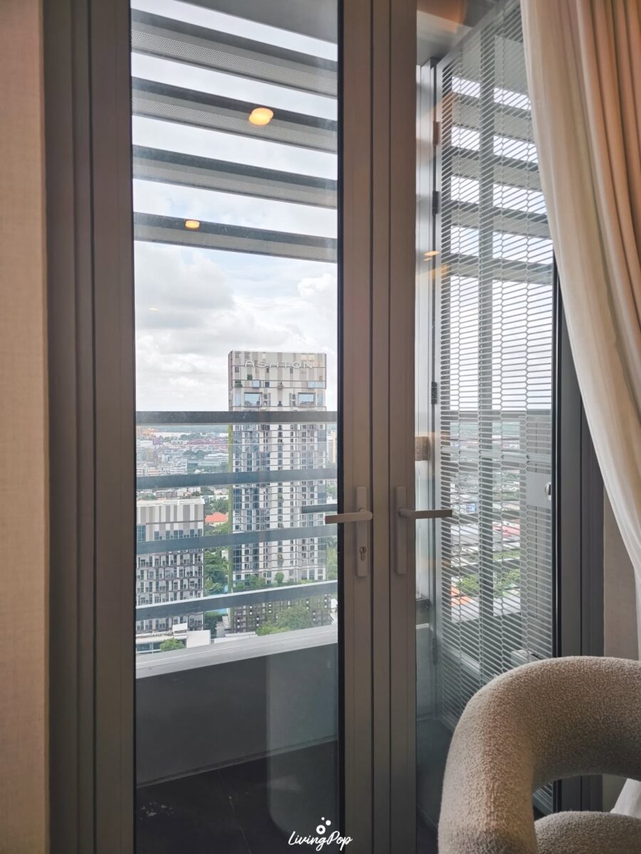 The Residences 38 ระเบียงห้องพัก