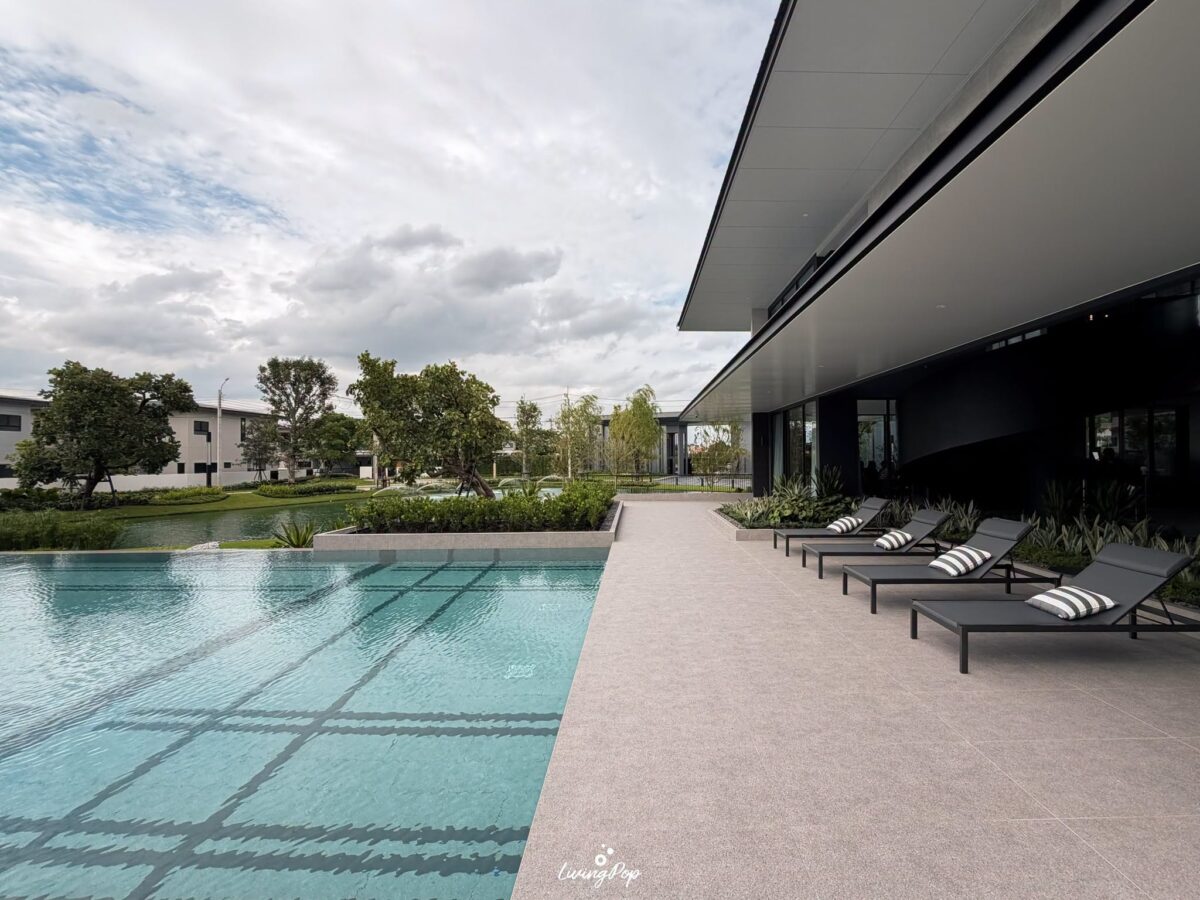 เศรษฐสิริ เกรท ดอนเมือง สระว่ายน้ำข้าง Clubhouse