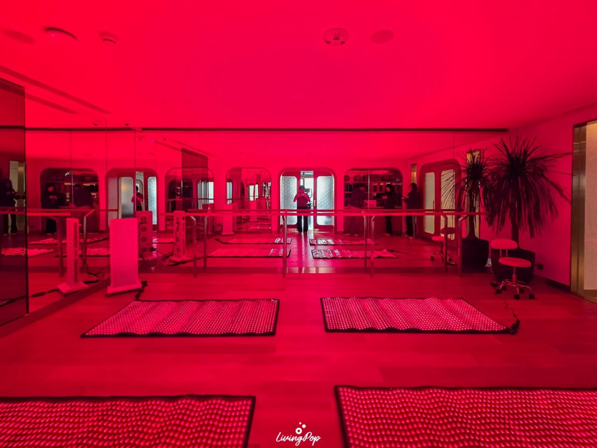 Via Ari The Body Studio ห้องโยคะ Red Light Therapy