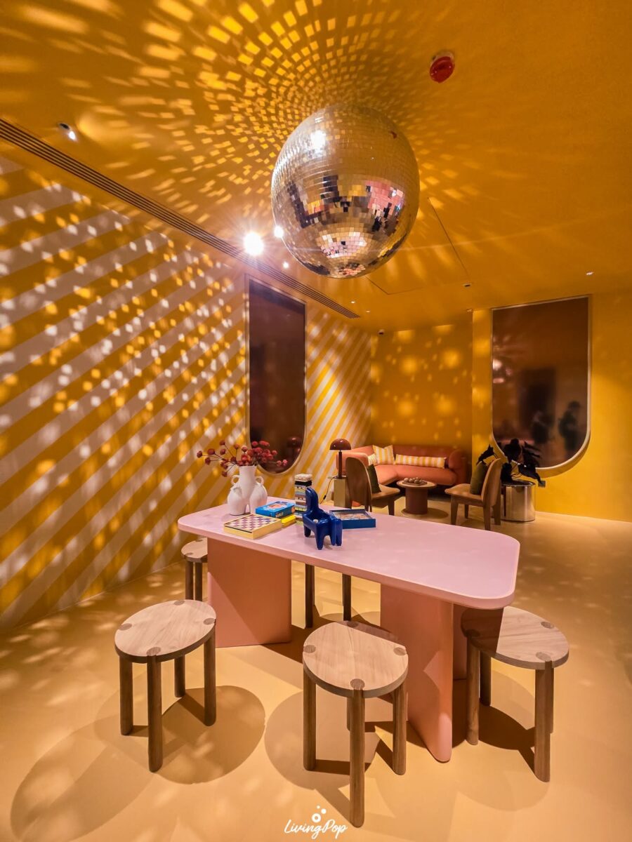 The Standard Residences หัวหิน มุมนั่งเล่นบอร์ดเกมใน Lounge