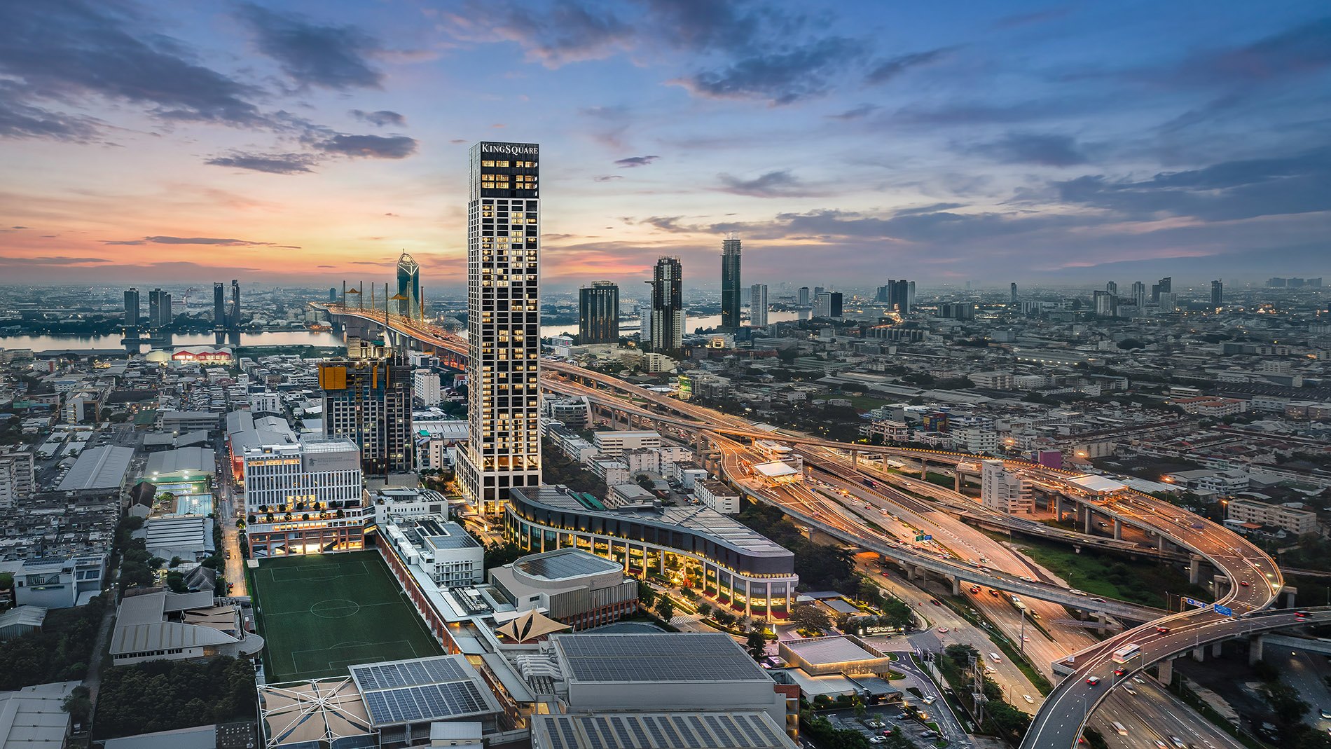 อาคาร KingsQuare Residence ริมแม่น้ำเจ้าพระยา ทำเลพระราม 3 มุมสูงยามเย็น